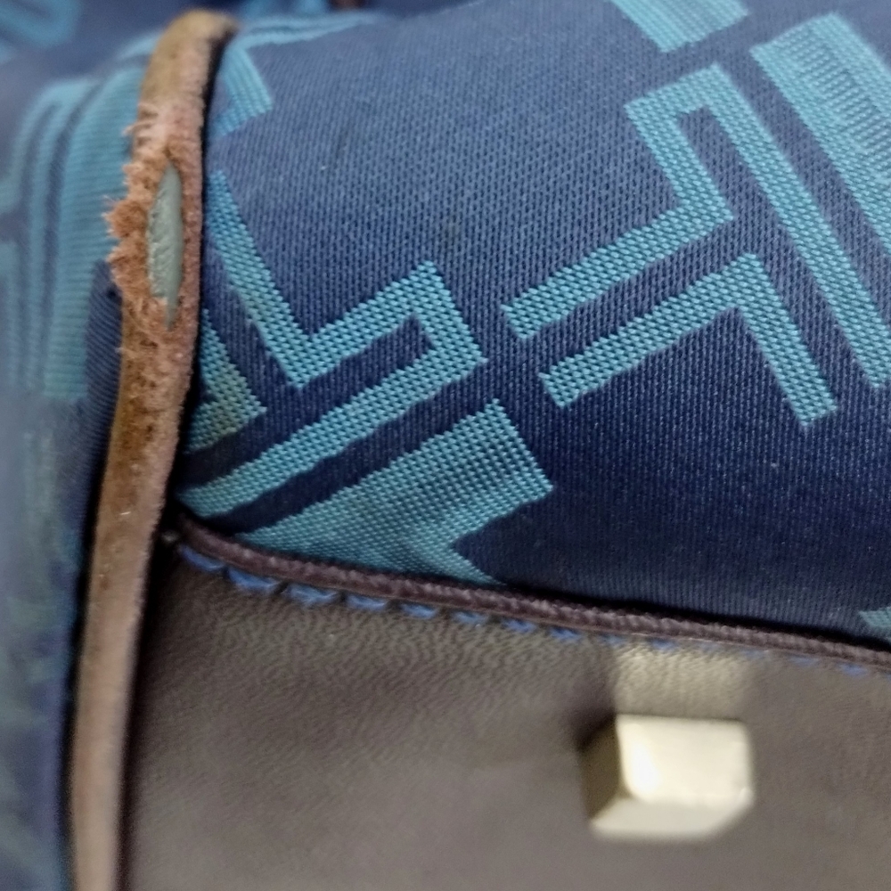 Tumi Voyager‎ Blue Logo Duffle  Bag - Picture 11 of 16